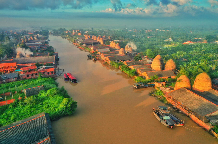 Red Claypot Kingdom - Mekong Delta Tours