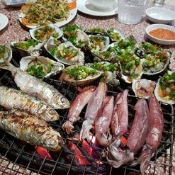 Seafood in Danang - Ho Chi Minh city tour packages